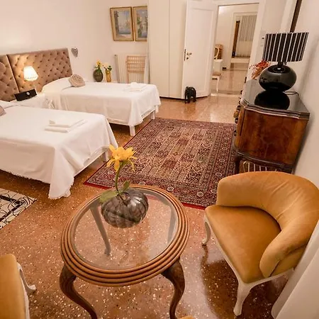 Ca' Aurora Apartman *